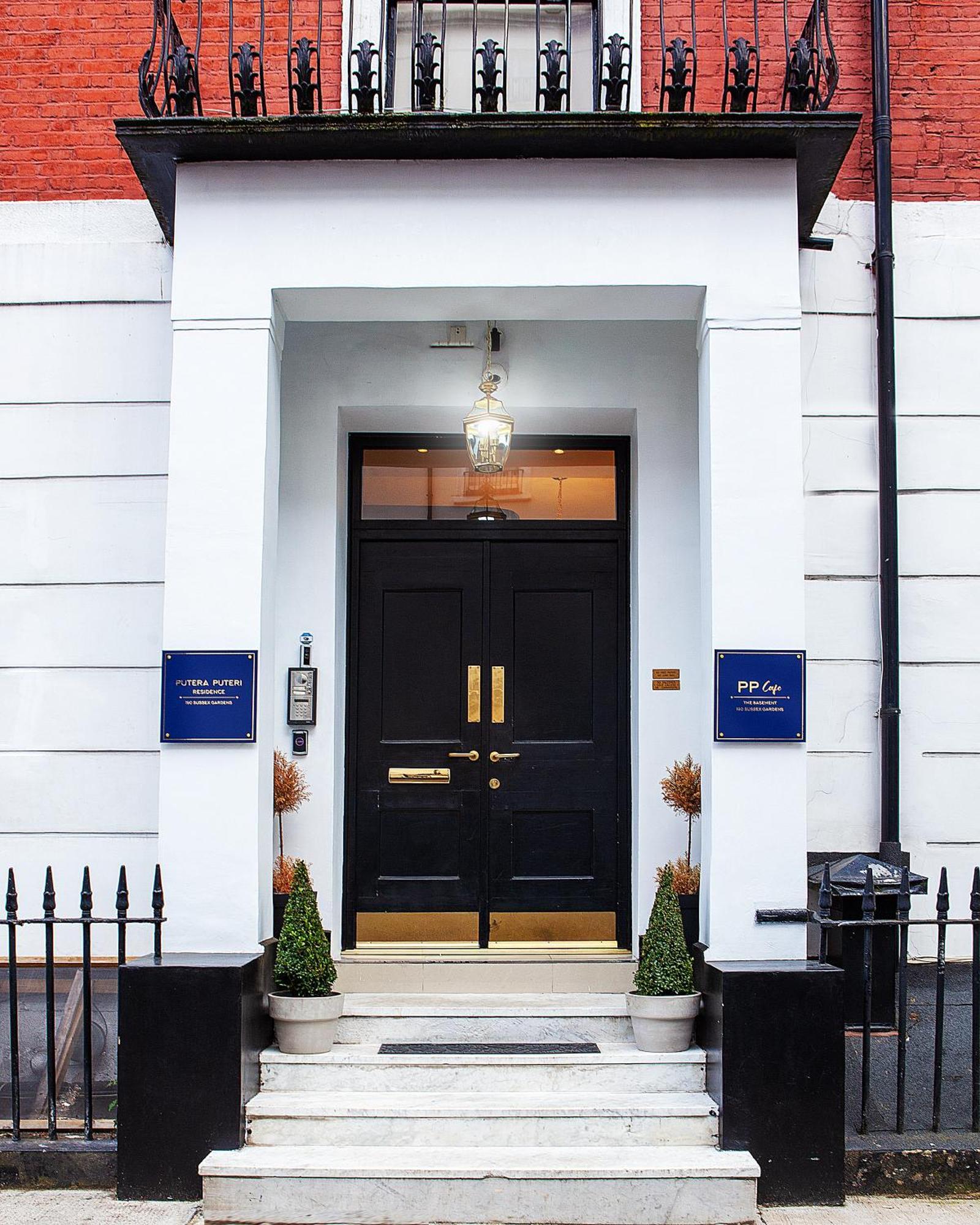 Putera Puteri Residence Londen Buitenkant foto